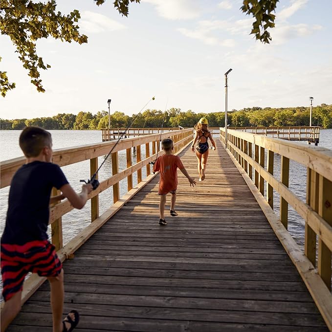 Zebco Splash Junior Spinning Reel and Fishing Rod Combo, 4-Foot 2-Piece Fishing Pole, Size 10 Reel, Changeable Right- or Left-Hand Retrieve, Pre-Spooled with 6-Pound Zebco Line