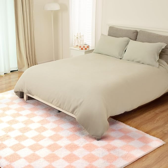 Super Soft Rug for Bedroom, 5x7 Ft Pink and White Area Rug Classic Checkered Shaggy Anti-Skid High Pile Soft Fluffy Rug Fuzzy Carpet for Living Room Bedroom Kids Room Nursery, Dorm Home Decor