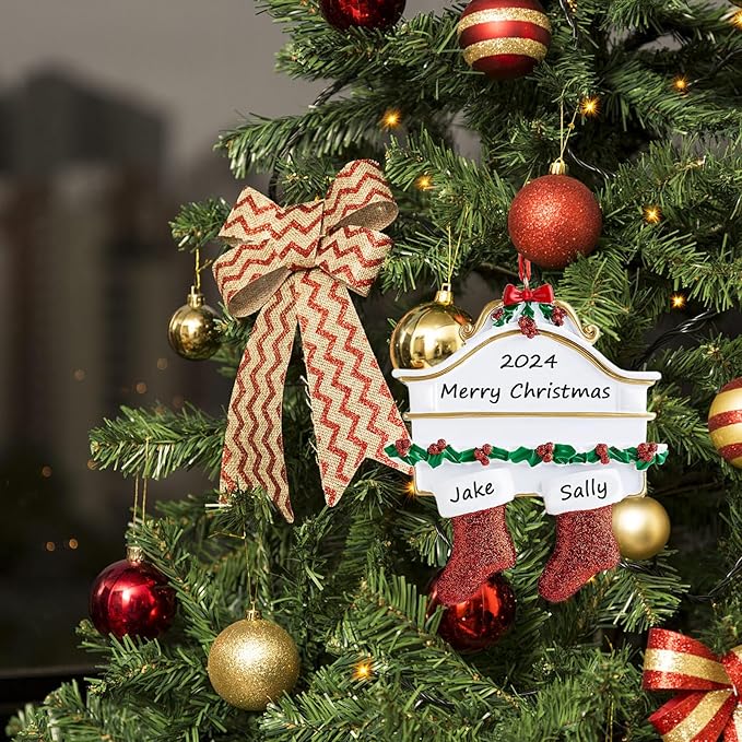 Personalized Christmas Ornaments 2025 Family of 2/3/4/5/6/7/8 Custom Christmas Stocking Ornament with Names Customized Ornaments for Xmas Tree,Family of 5