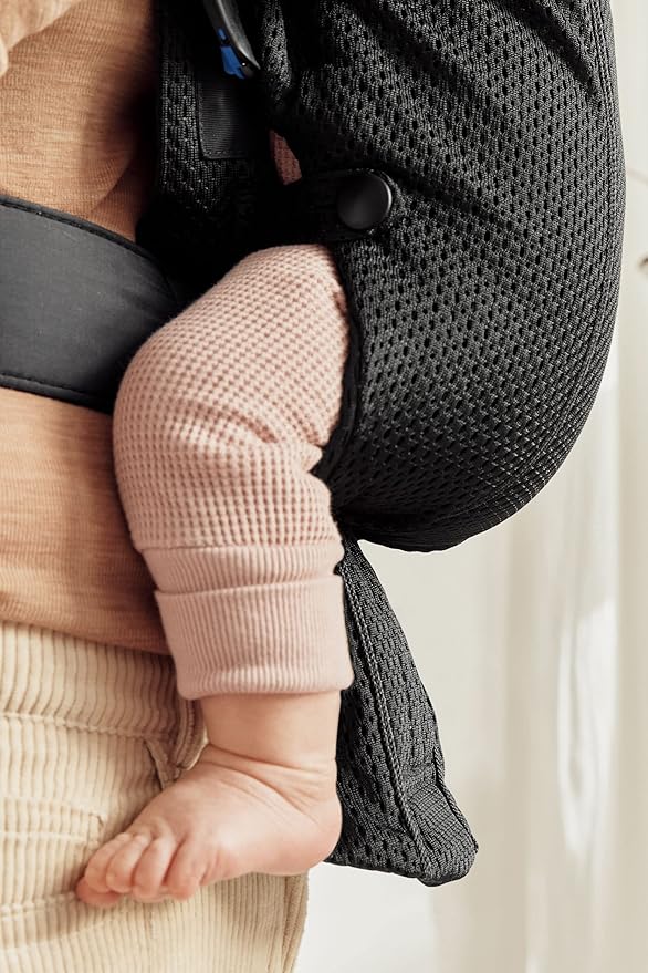 BabyBjörn Baby Carrier Mini, Black, 3D Mesh | Newborn Carrier (7-25 lbs), Ergonomic, Easy-to-Use