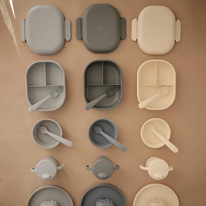 mushie Kids Bento Lunch Box | 3-Compartment & Removable Divider + Fork & Spoon Utensils | Great For Meals, School, Snacks On-the-Go | Dishwasher Safe (Cloud)